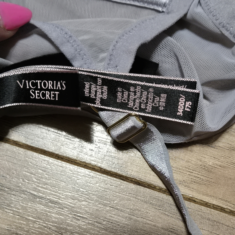 Victoria's Secret Light Gray Bra - Picture 3 of 3